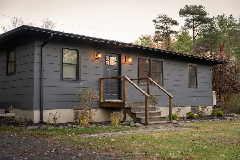 Oakwood Cabin Cozy Retreat with Fire Pit - Image 1