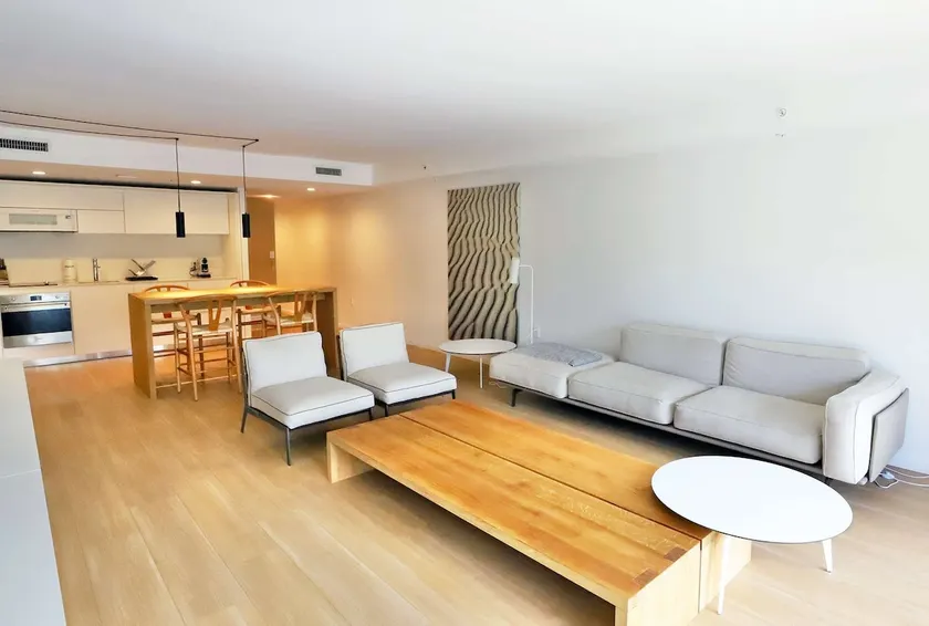 Bal Harbour Apartment with Pool, Beach Service & F - Image 1