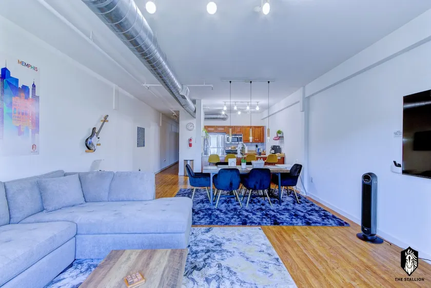 Heart of Downtown - Safe Modern 1BR Loft w Parking - Image 1