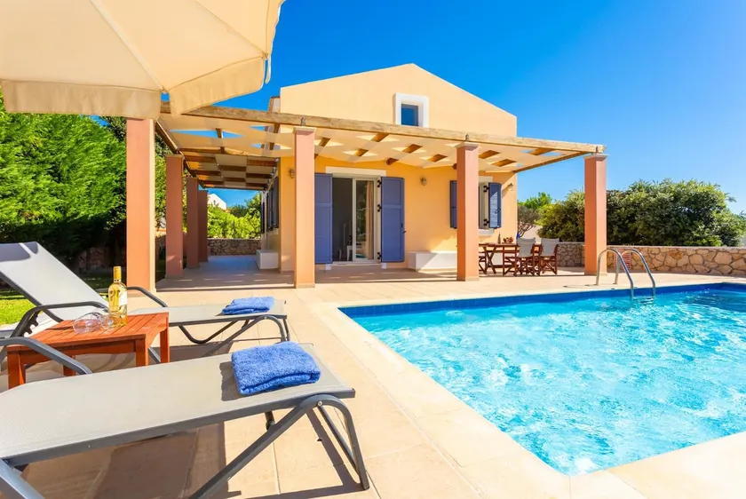 Antigoni Beach House - Image 1