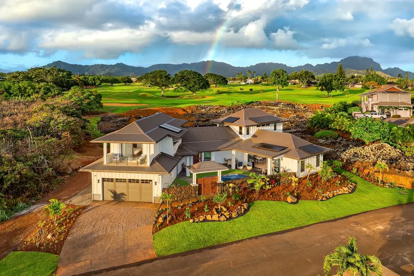NEW 4 Bed Sleeps 10 Pool, A/C, Amazing Golf Views - Image 1