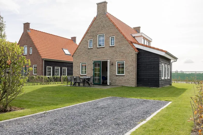 Unique amenities in Ossenisse | Knuitershoek 90 | - Image 1