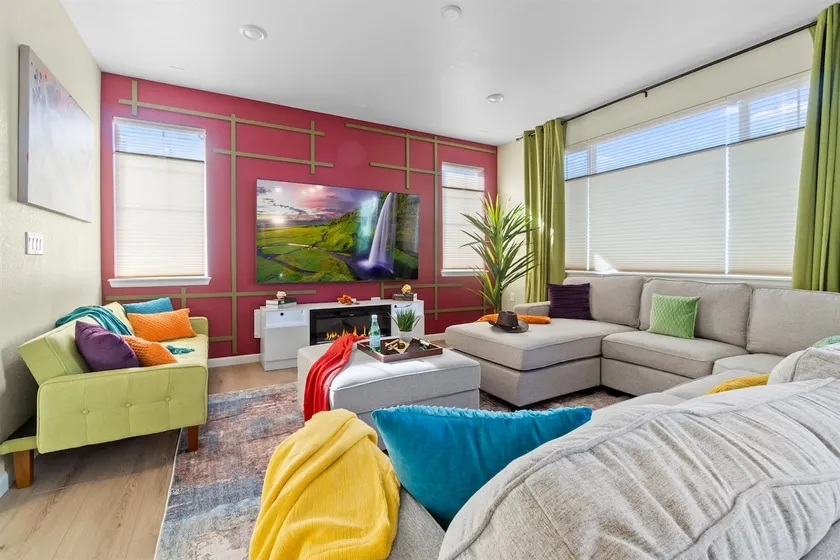 Modern, Sleeps 12, HotTub, Game Room, Patio, Grill - Image 1