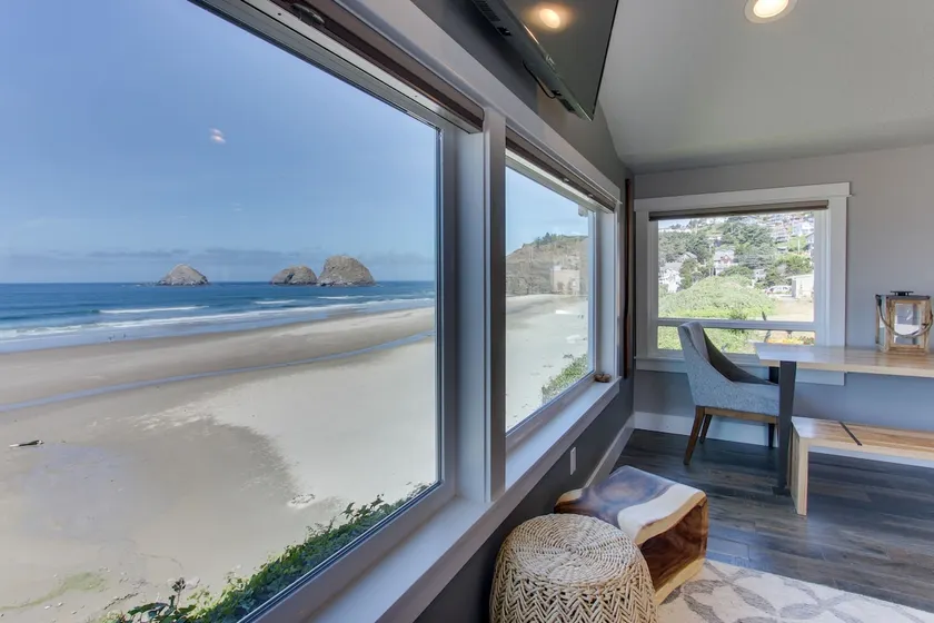 Oceanfront overlooking Three Arch Rocks - Image 1