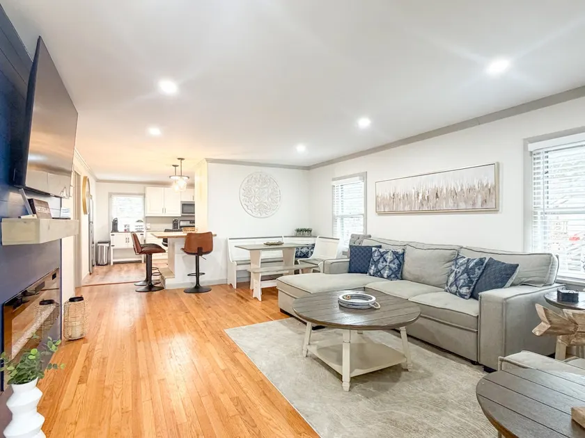 Owls Nest Cozy Westfield Home with Fire Pit - Image 1