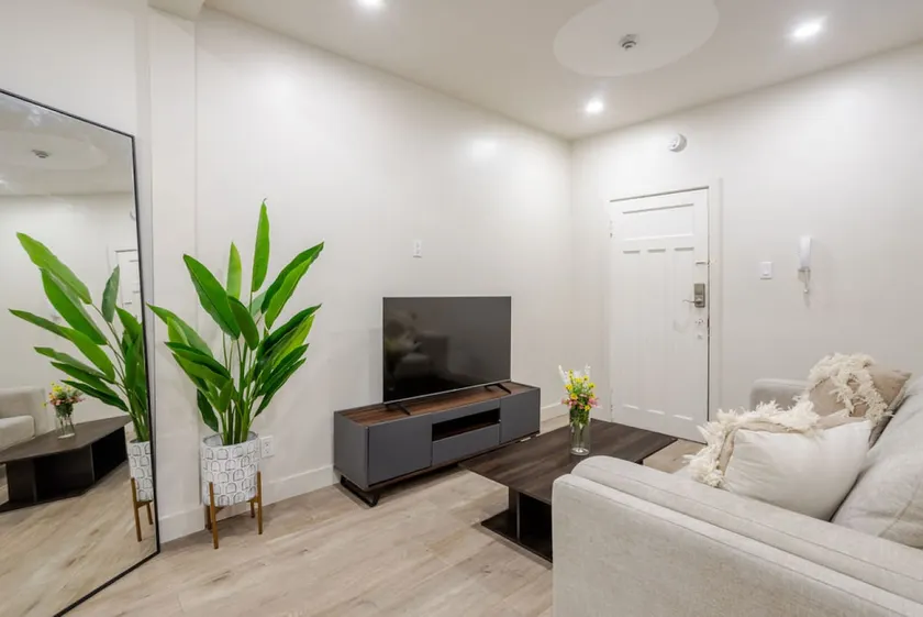 The Grand NDG Stay|Your Home in NDG - Image 1