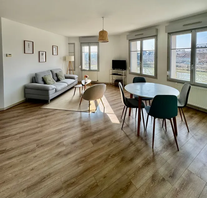 Beautiful View Residence – Private Parking - Image 1