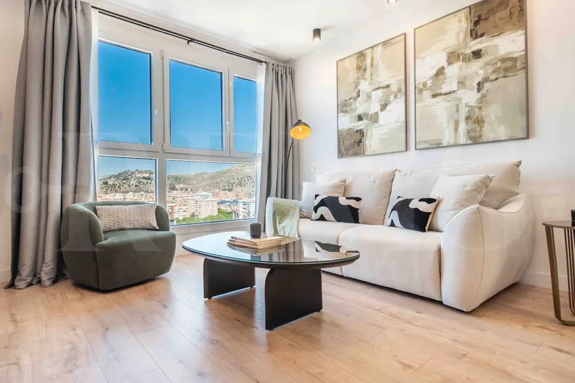 Panoramic views and pool, gym, parking REMS - Image 1