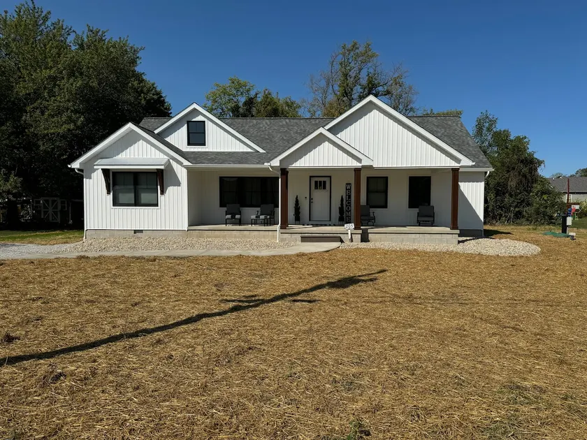 Beck Lake House - Image 1
