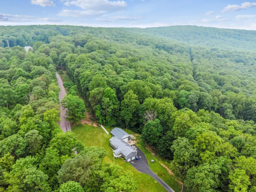 Ohiopyle, Sleeps 14 / 8 Bed, 4BR, FirePit, HotTub - Image 1