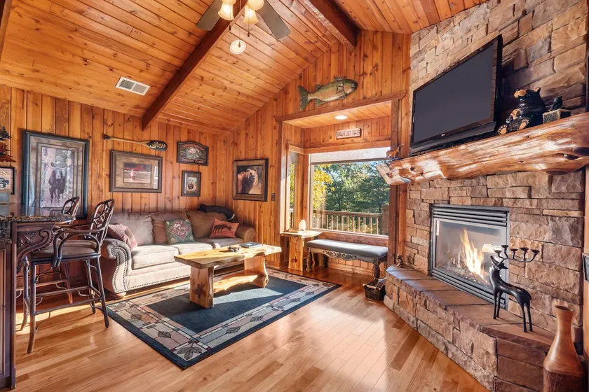 The Cabin at Rock Canyon - Image 1