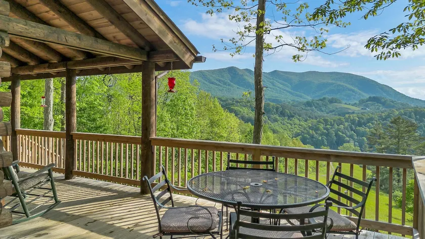 NEW! Lansing LOG Cabin Hot Tub + Views! - Image 1