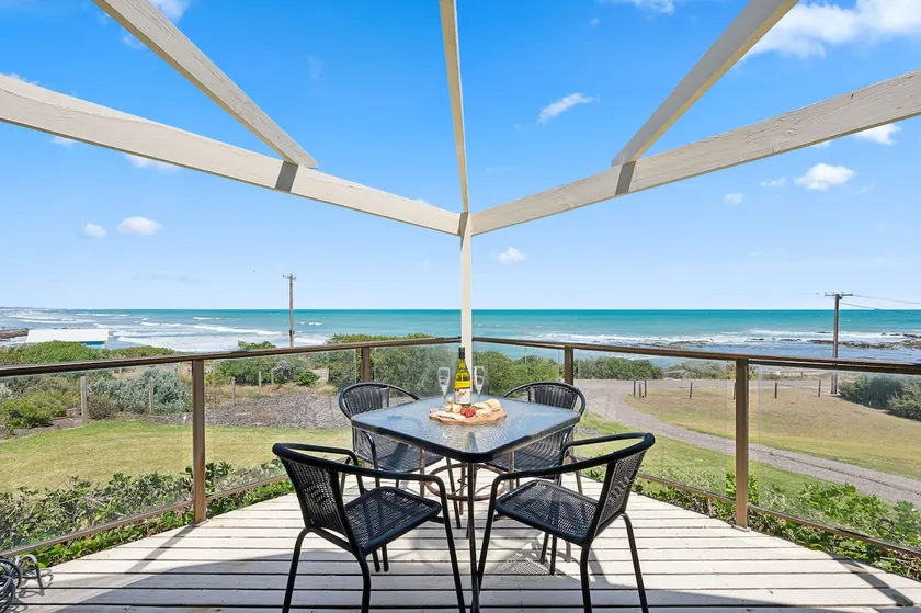 Norfolks Beachfront Cottage—Simple Seaside Living - Image 1