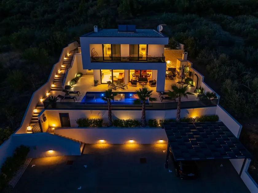 Luxury Villa Spectrum pool 32m2 sauna - Image 1