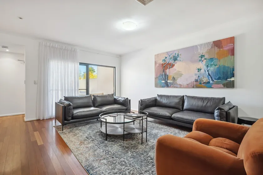 Luxury 2Bedroom Apartment, Central Fremantle - Image 1