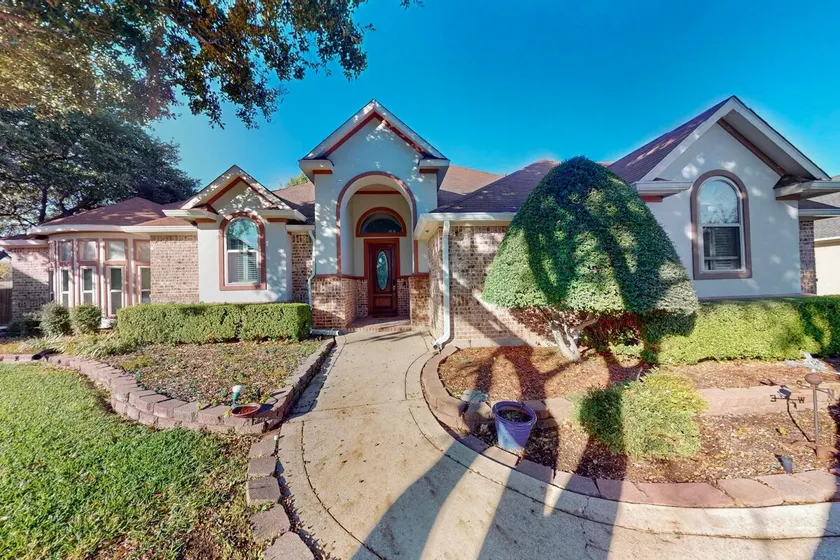 Huge Backyard | EV Charger | Lake Ray Hubbard - Image 1