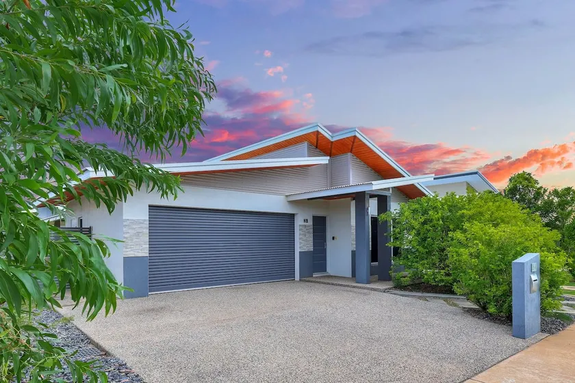 Banksia House | 3 Bed, 2 Bth | Pet Friendly Yard - Image 1