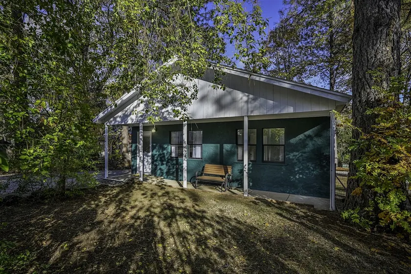 Lakehead Bungalow - Image 1