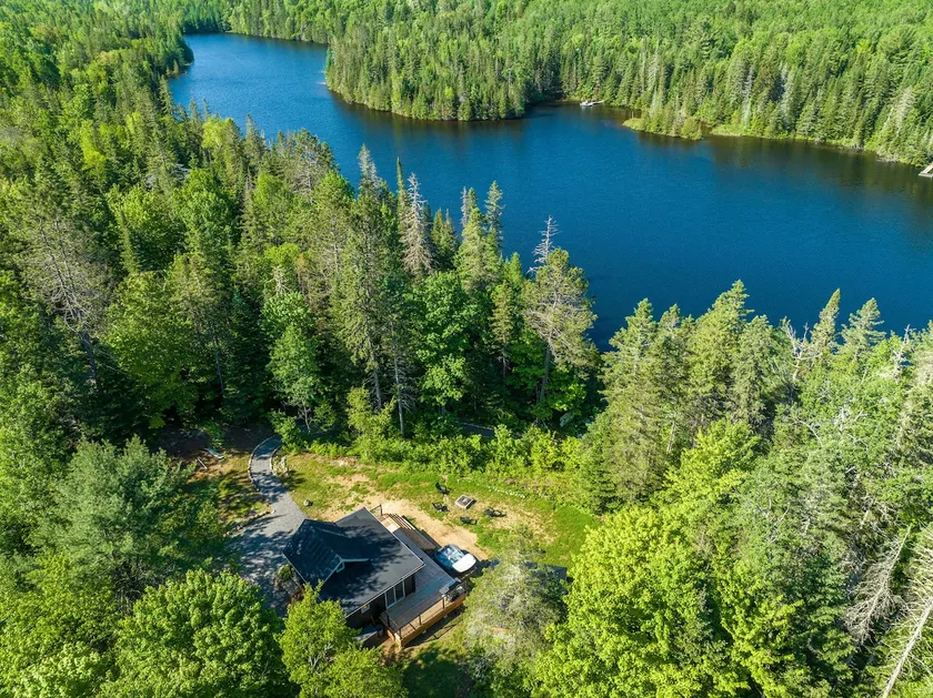 Spa pool Private Lake - Chalet Hello - Image 1