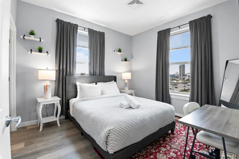Pleasant 1BR Near Encore Boston 8495 - Image 1