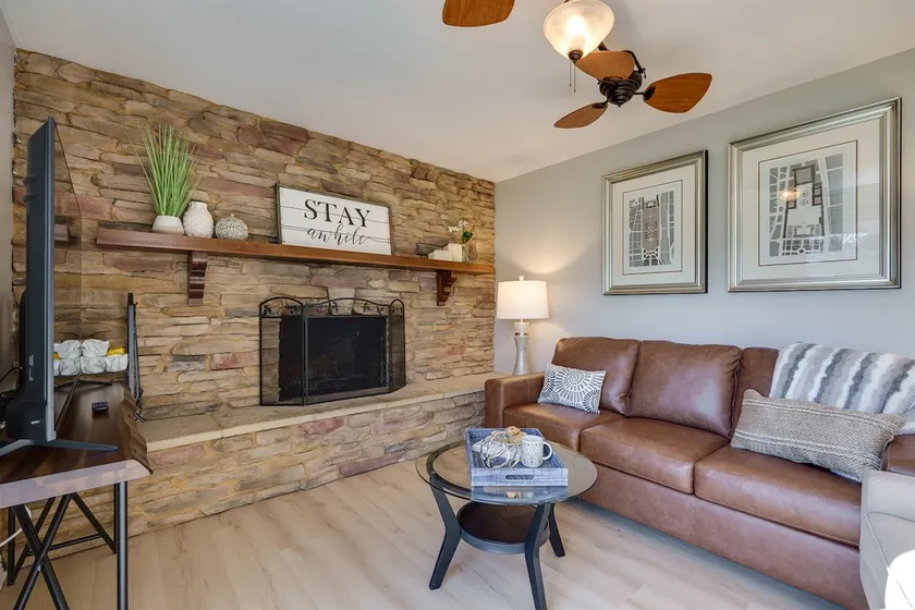 Fenced Yard, Central Location, No Airbnb Fees - Image 1