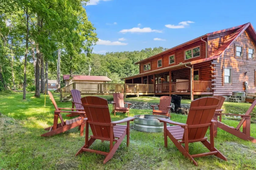 Hot Tub, Fire Pit, WiFi & EV Charge - Biggie Cabin - Image 1