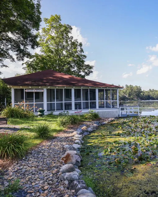 Heart's Desire, Cottage with stunning lake views - Image 1