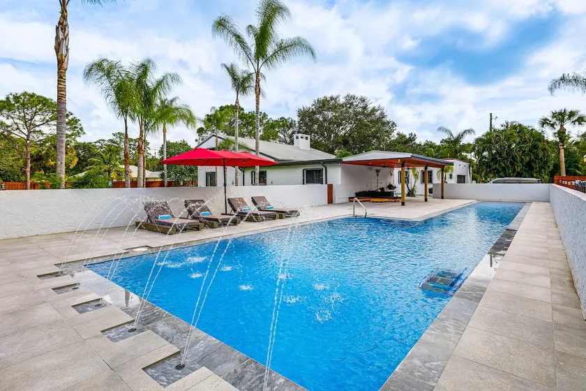 1 Mi to Boat Ramp: 'the Islander' Home w/ Yard - Image 1