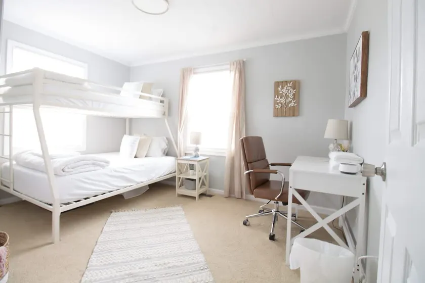 Peaceful Family Retreat in Bristol - Image 1
