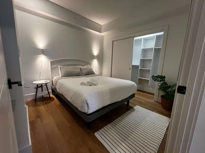 Luxe Urban Retreat - Image 1