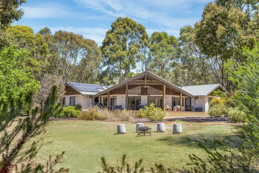 Wisteria Lodge - Image 1