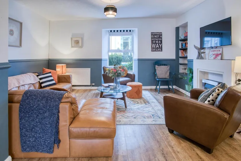 Lobster Cottage - 3 Bedroom Cottage - Tenby - Image 1