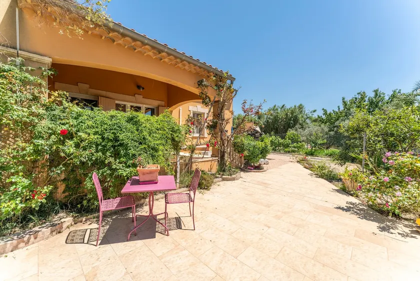 Vacation home in Provence - Image 1