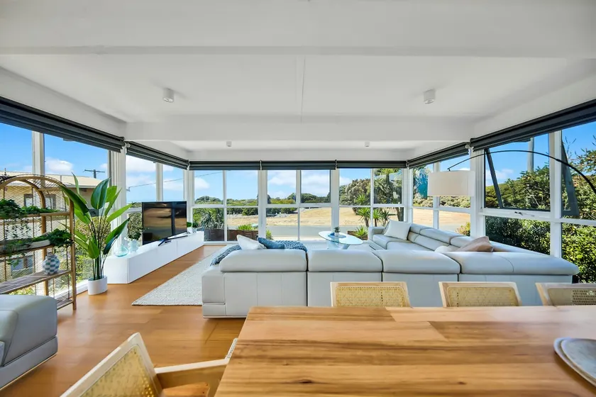 Boulevard Breeze - Pet Friendly! - Image 1