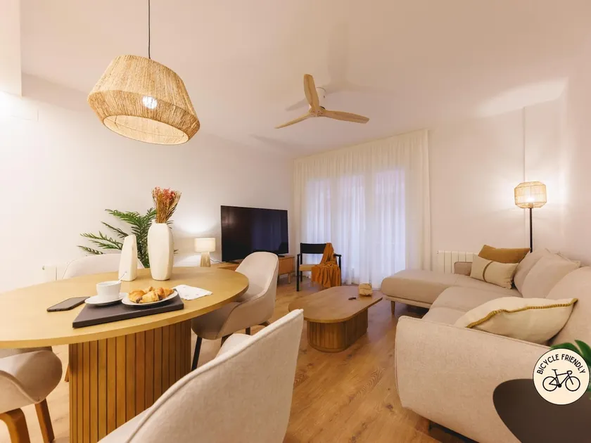 Bravissimo Pou Rodó, 2-bedroom and bike friendly - Image 1