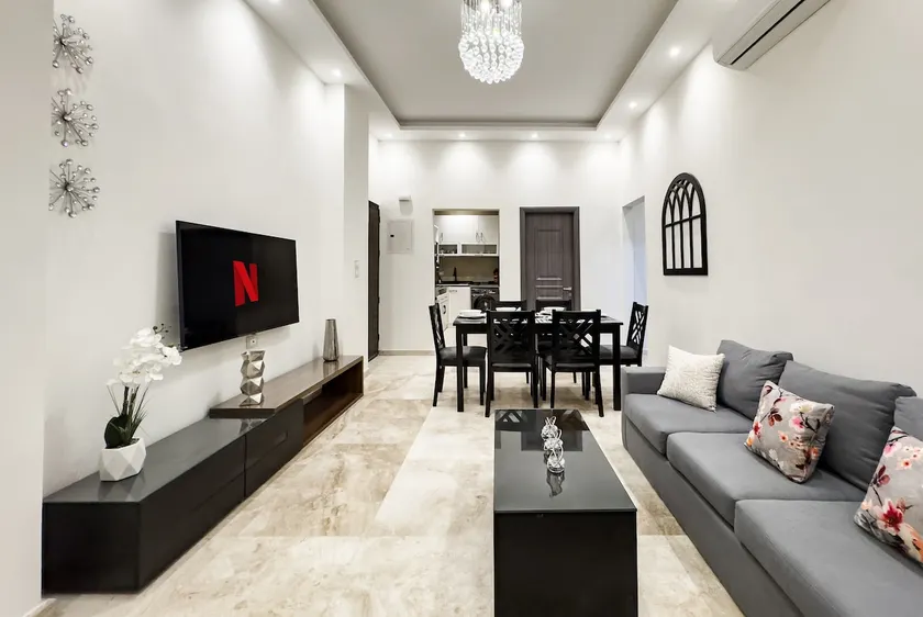 Trendy & Tidy 2BDR Apt 5 min To CAI Airport - Image 1