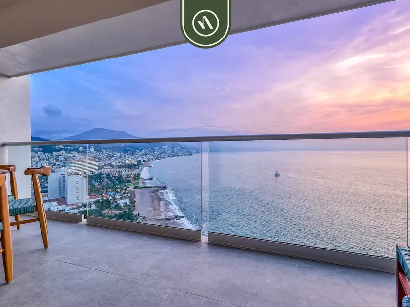 Luxury Oceanfront 3 BR Condo - Pools - Image 1