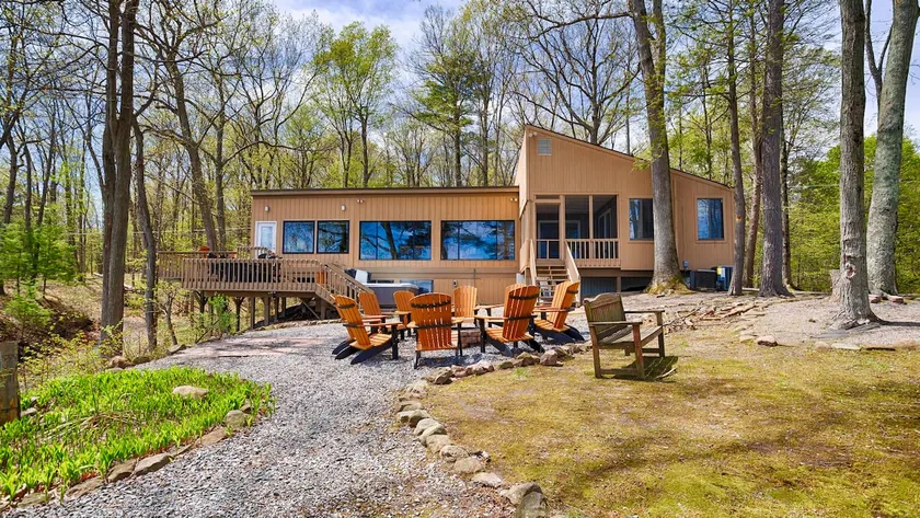 Hook Wine & Sinker - Stunning 6 Bedroom Contemporary on Seneca Lake! - Image 1