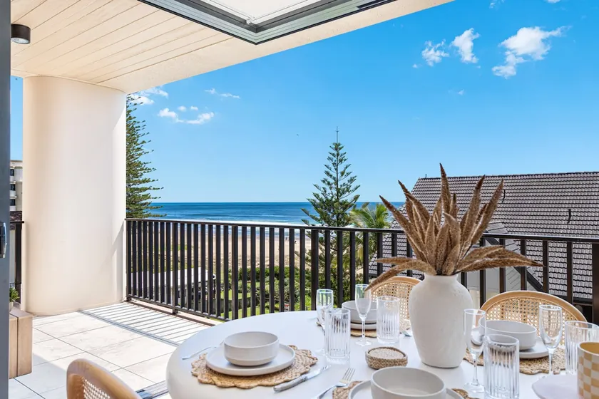 Palm Beach Paradise - Image 1