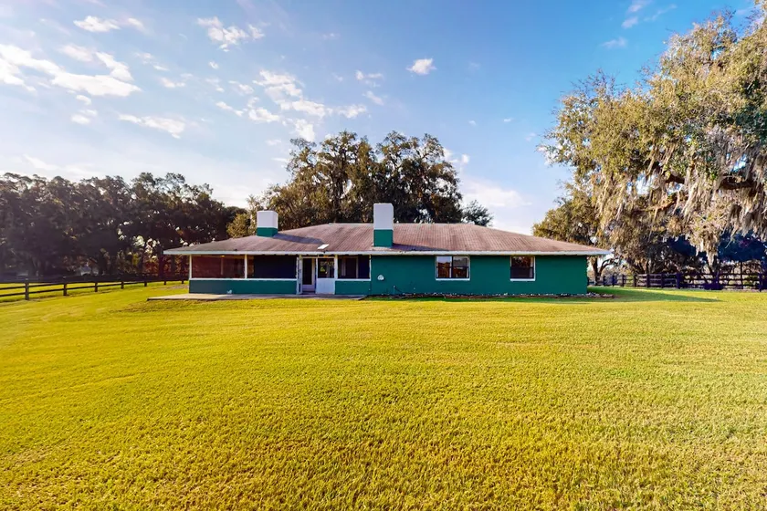 7 Mi to Paynes Prairie Preserve! Rural Retreat - Image 1