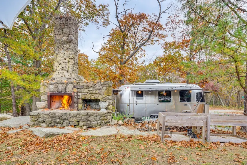 Airstream & Ocean View: Unique Gloucester Getaway - Image 1