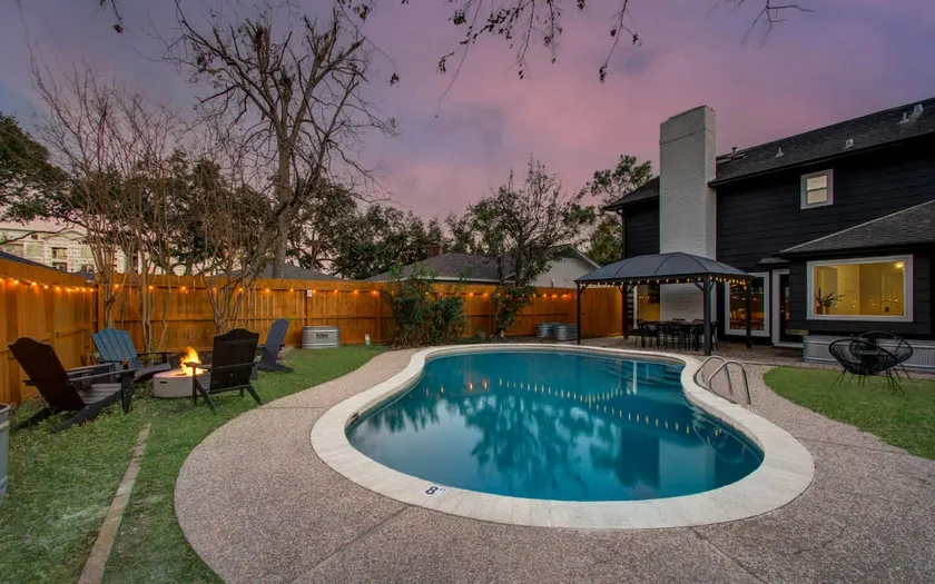 5bd Cozy Rustic Retreat - Pool & Firepit - Image 1