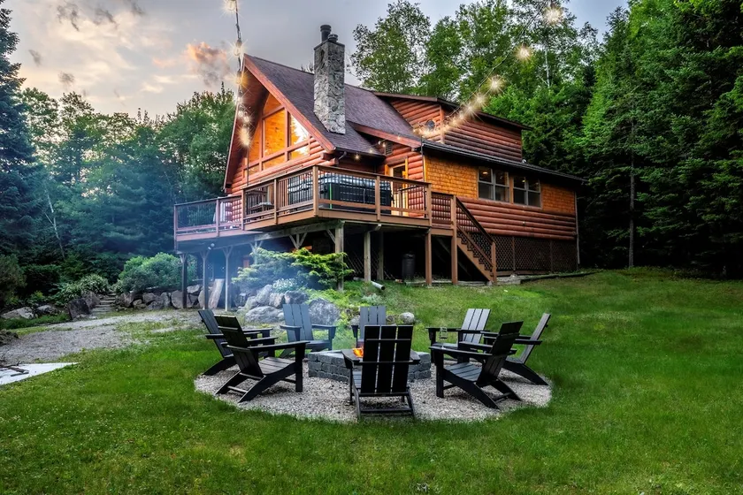 Sunday River Cabin: Fire Pit, Hot Tub & Game Rooms - Image 1