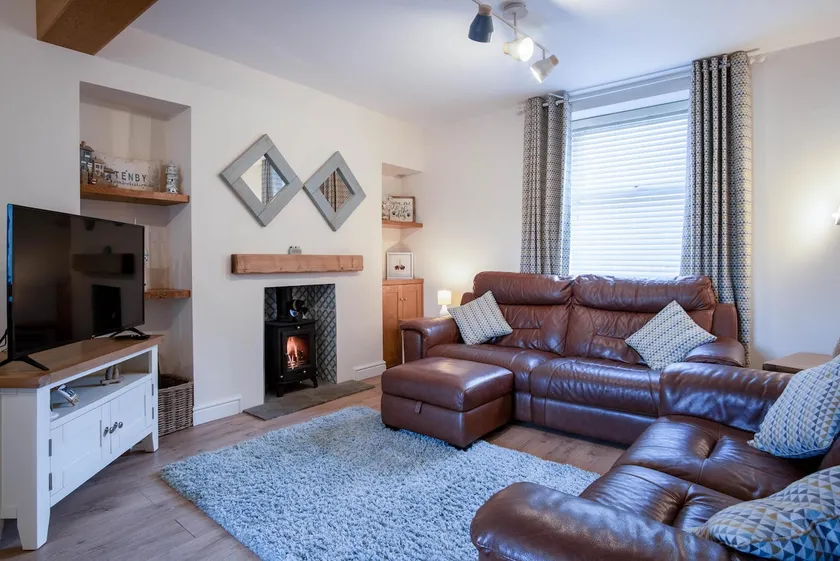 Ty George - 3 Bedroom Cottage - Tenby - Image 1
