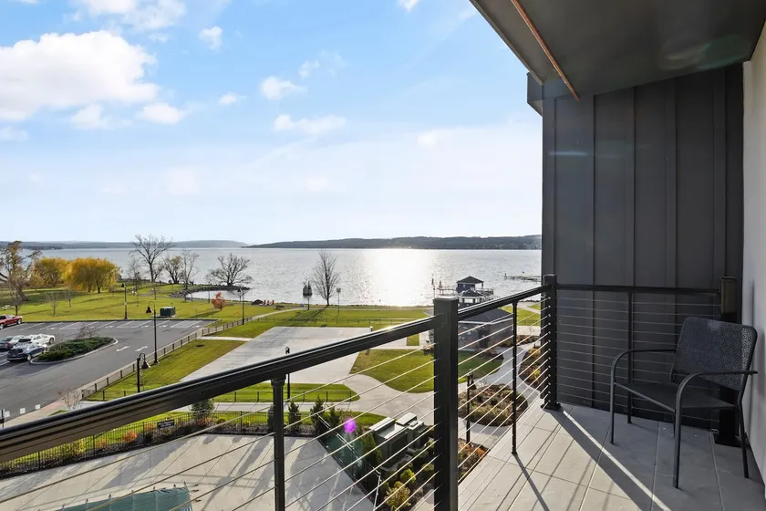 NEW Lakeview Escape | Seasonal Hot Tub | Poolside - Image 1
