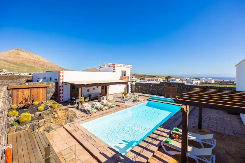 Casa Rural Hero - Image 1