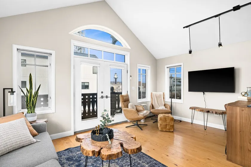 Lift Bridge Condo 723-3, Heirloom Vacations - Image 1