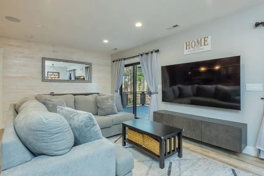 Spacious 4BR Mountain Retreat for 16 in Fairview - Image 1