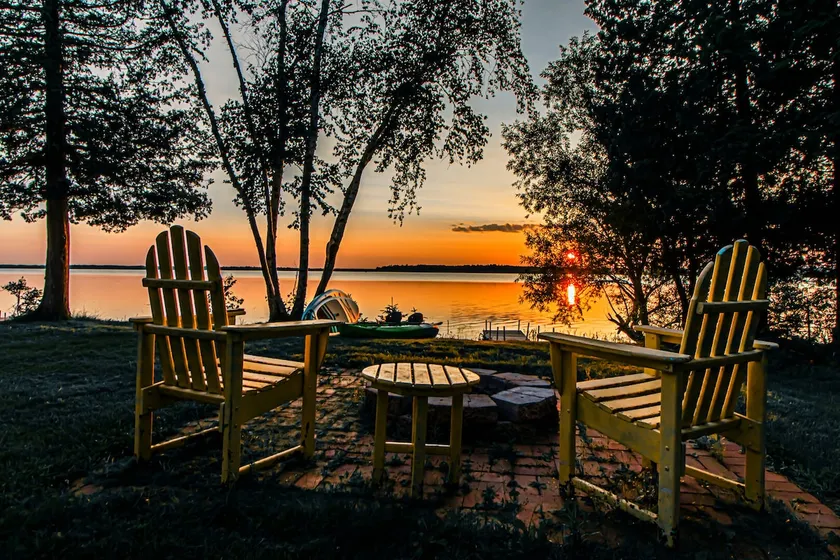 Lakefront Loft with Sauna, Heirloom Vacations - Image 1