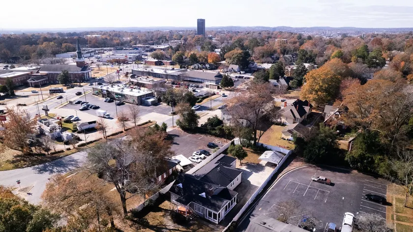Hilton's Luxe Retreat near Ft Benning & Downtown - Image 1